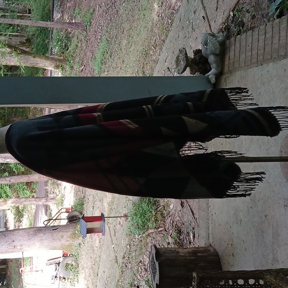 Geometric Patterned Fringe Wrap Shawl/poncho.‎ Sz.L - Picture 2 of 5